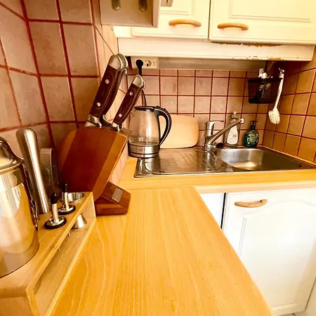 Penthouse Toeoeloe - High Ceilings, Wi-fi, 24h Shop, Olympic Stadium Huoneisto Helsinki