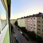 Penthouse Toeoeloe - High Ceilings, Wi-fi, 24h Shop, Olympic Stadium *