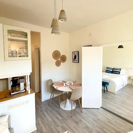 Penthouse Toeoeloe - High Ceilings, Wi-fi, 24h Shop, Olympic Stadium Apartament *