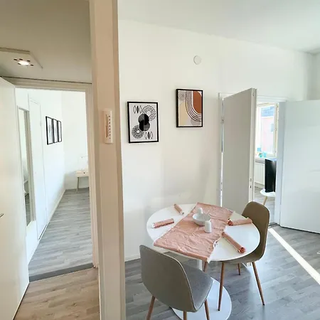 Penthouse Toeoeloe - High Ceilings, Wi-fi, 24h Shop, Olympic Stadium アパート