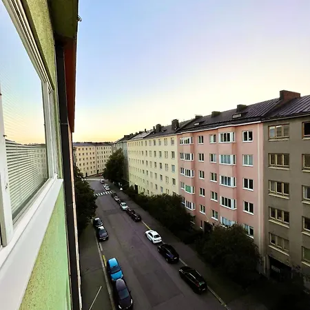 Penthouse Toeoeloe - High Ceilings, Wi-fi, 24h Shop, Olympic Stadium *