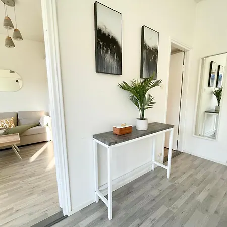 Penthouse Toeoeloe - High Ceilings, Wi-fi, 24h Shop, Olympic Stadium Apartament *