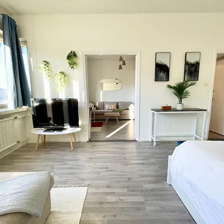 アパート Penthouse Toeoeloe - High Ceilings, Wi-fi, 24h Shop, Olympic Stadium *