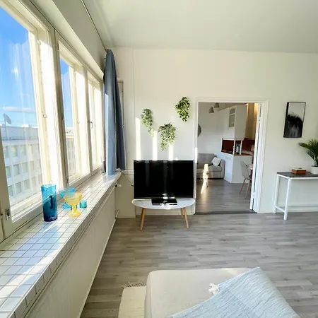 Penthouse Toeoeloe - High Ceilings, Wi-fi, 24h Shop, Olympic Stadium *