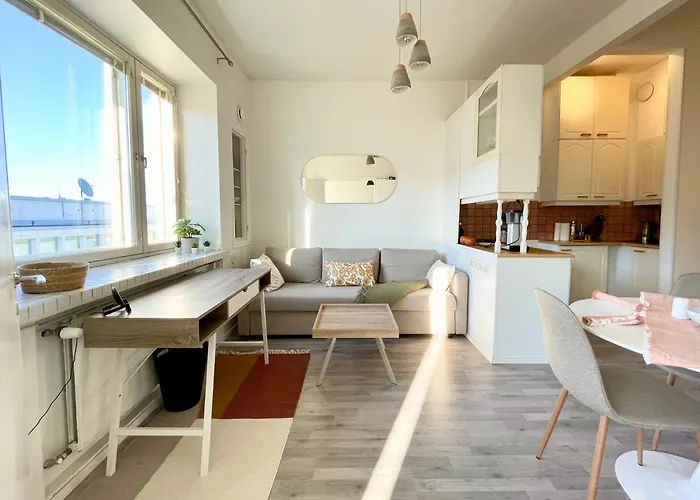 Διαμέρισμα Penthouse Toeoeloe - High Ceilings, Wi-fi, 24h Shop, Olympic Stadium *