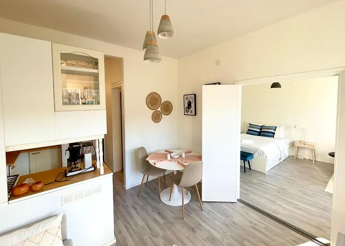 Penthouse Toeoeloe - High Ceilings, Wi-fi, 24h Shop, Olympic Stadium Διαμέρισμα *