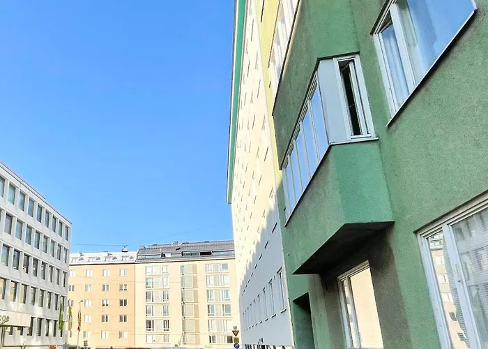 Διαμέρισμα Penthouse Toeoeloe - High Ceilings, Wi-fi, 24h Shop, Olympic Stadium *