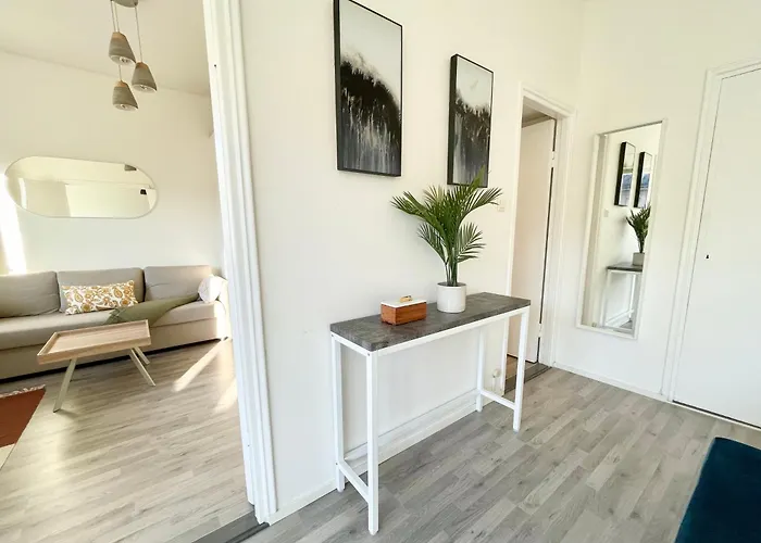 Penthouse Toeoeloe - High Ceilings, Wi-fi, 24h Shop, Olympic Stadium Διαμέρισμα *