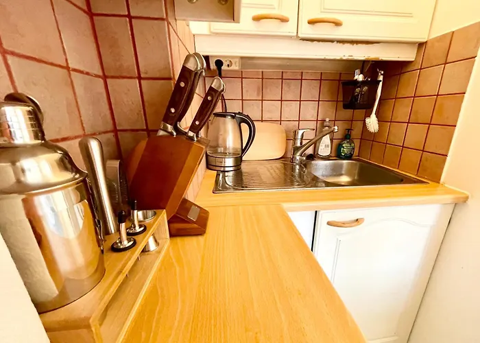 Penthouse Toeoeloe - High Ceilings, Wi-fi, 24h Shop, Olympic Stadium Διαμέρισμα Ελσίνκι