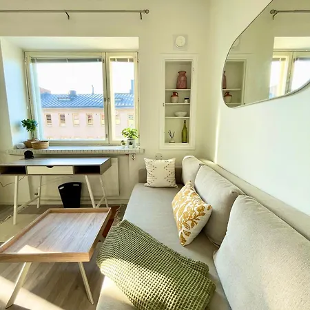 Apartamento Penthouse Toeoeloe - High Ceilings, Wi-fi, 24h Shop, Olympic Stadium